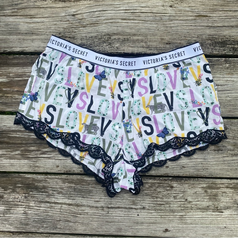Victorias Secret NWOT Logo Print Lace Trim Pajama Shorts Size Small